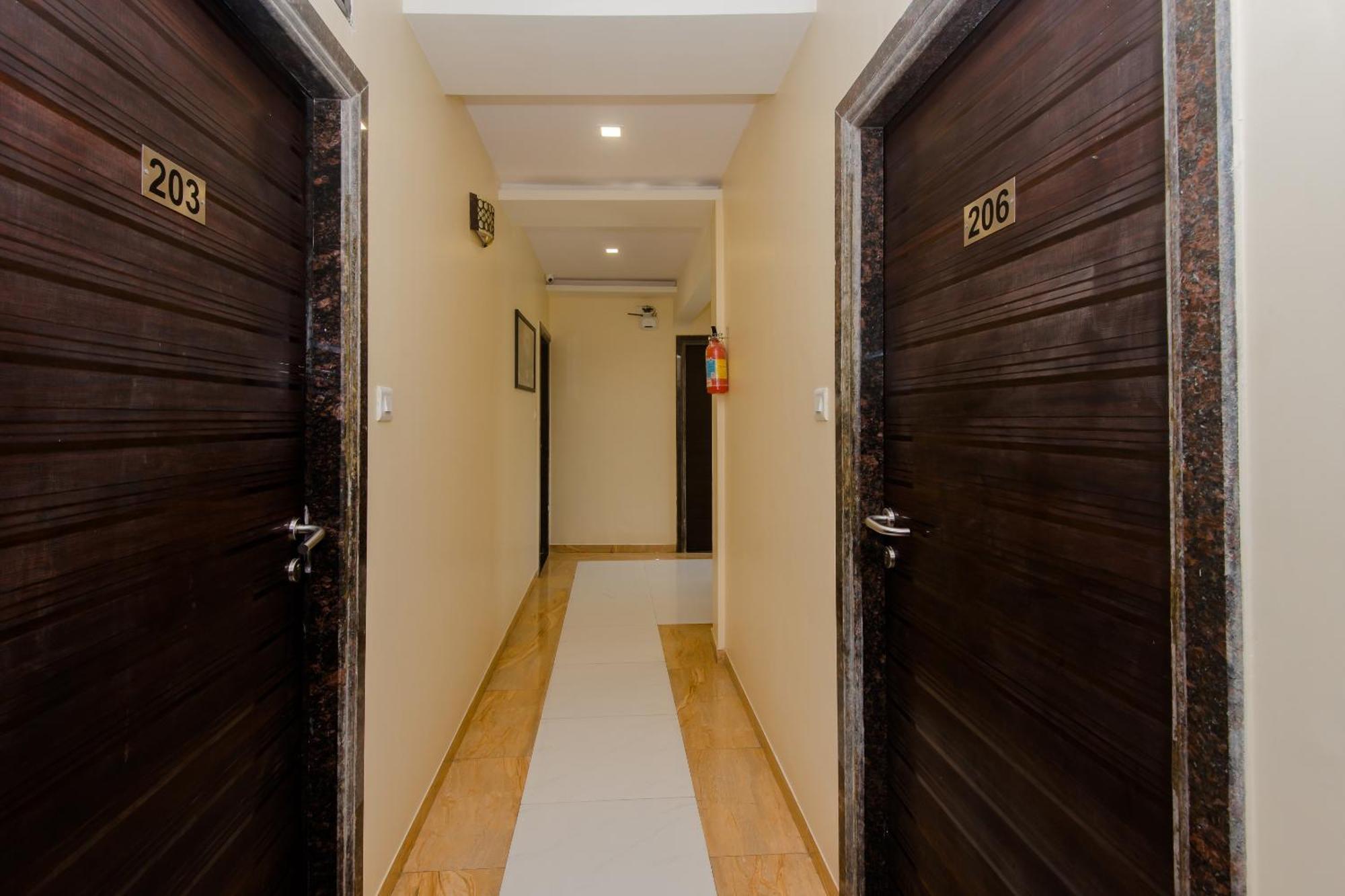 Hotel O Alfa Grand Near Chhatrapati Shivaji International Airport Мумбай Екстериор снимка